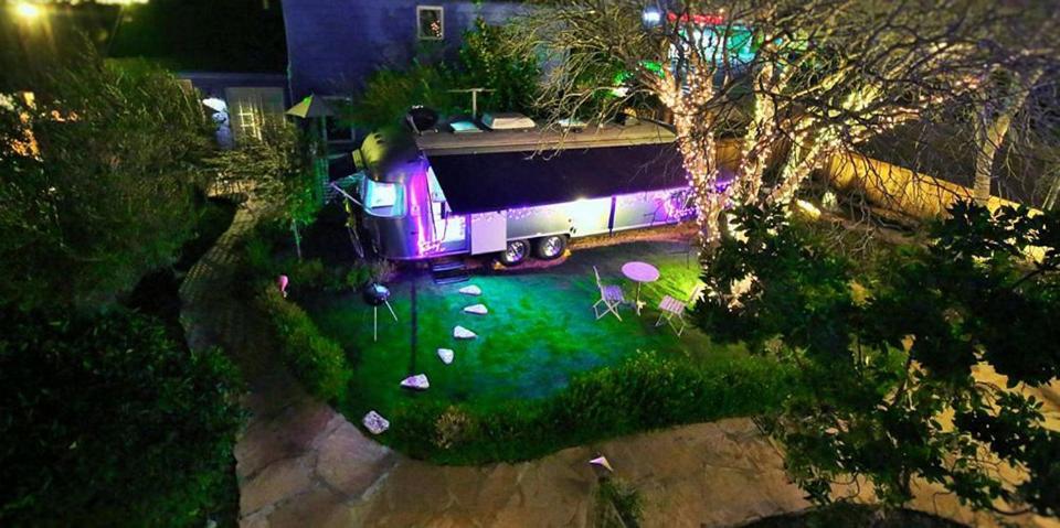 Metro Hotel 페탈루마 외부 사진