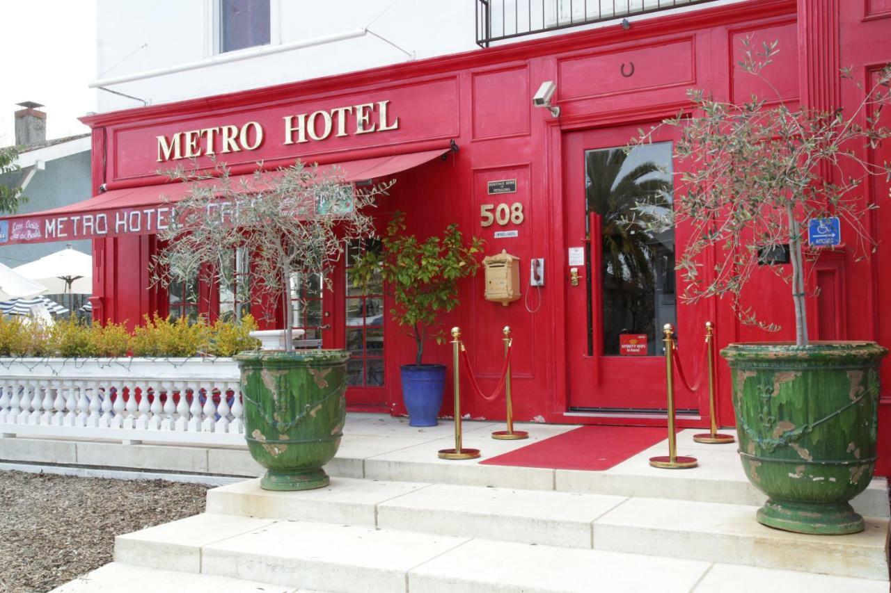 Metro Hotel 페탈루마 외부 사진